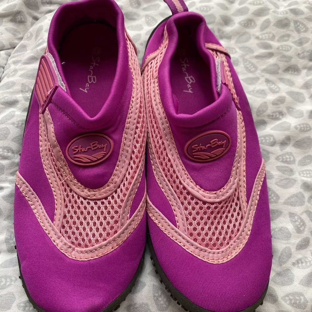 Girls water shoes